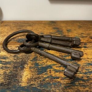 Vintage Style Skeleton Keys